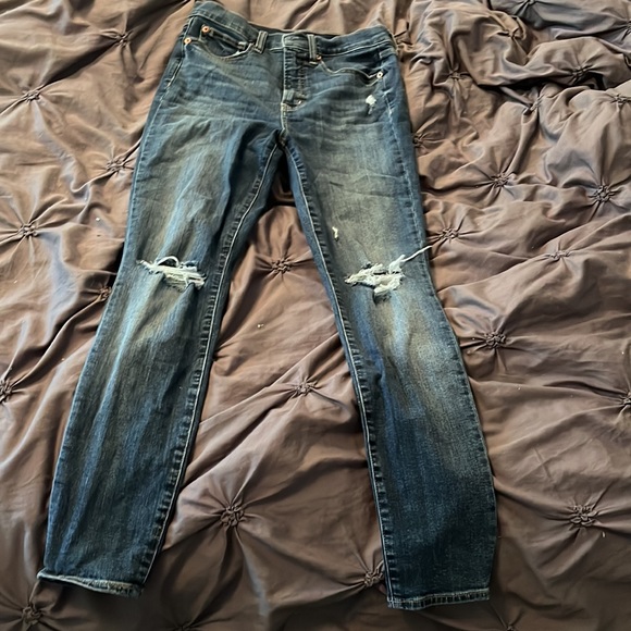 Gap High Rise True Skinny Ripped Jeans - Picture 3 of 5